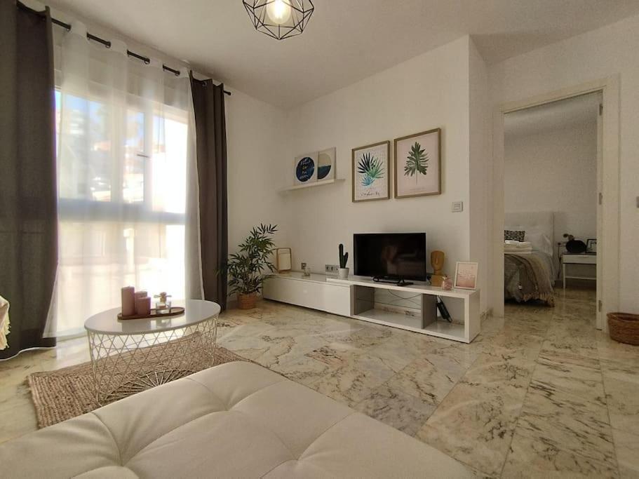 Love Rent4 Malaga Lyli Торемолинос Екстериор снимка