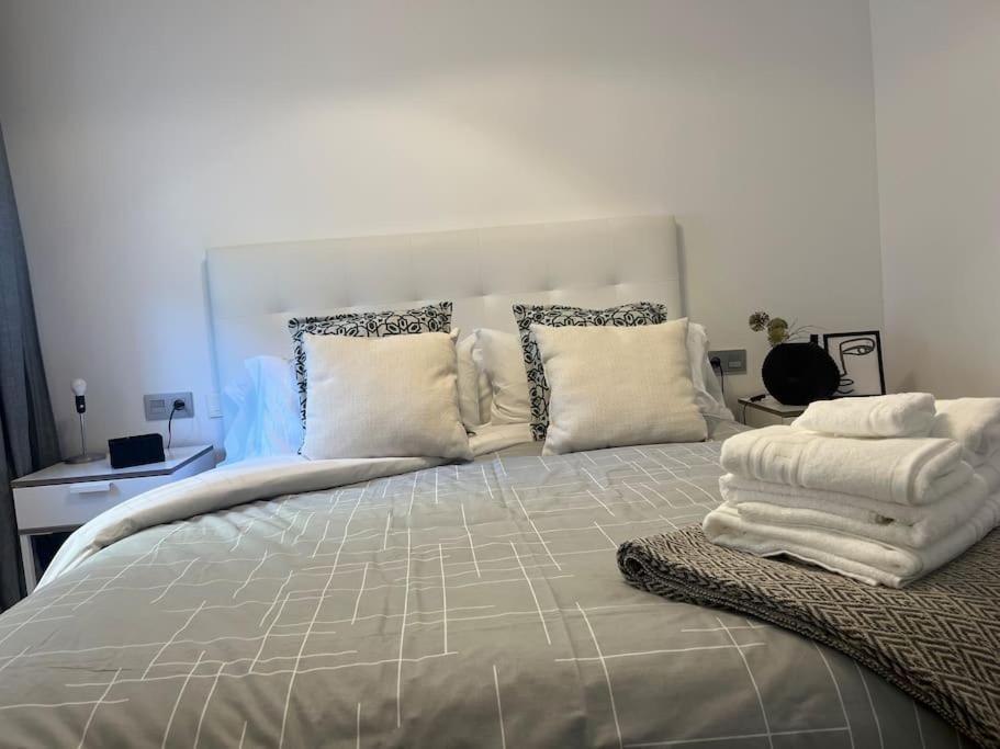 Love Rent4 Malaga Lyli Торемолинос Екстериор снимка