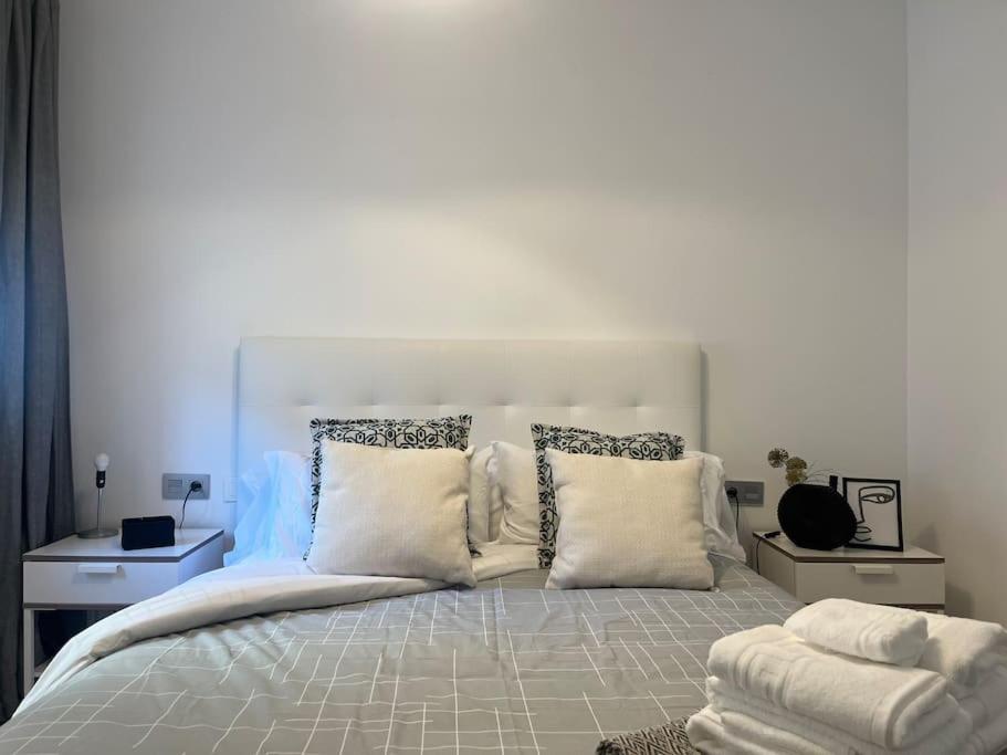 Love Rent4 Malaga Lyli Торемолинос Екстериор снимка